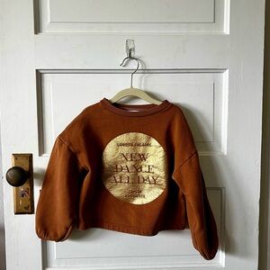 Zara kids camel colored cropped sweatshirt. Size 7, but fits a bit small.